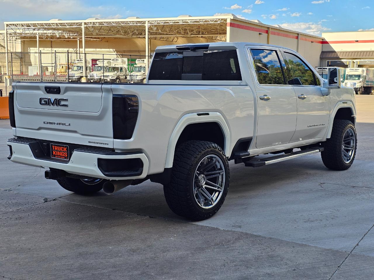 GMC Sierra 3500HD 4WD Crew Cab 159" Denali 2024