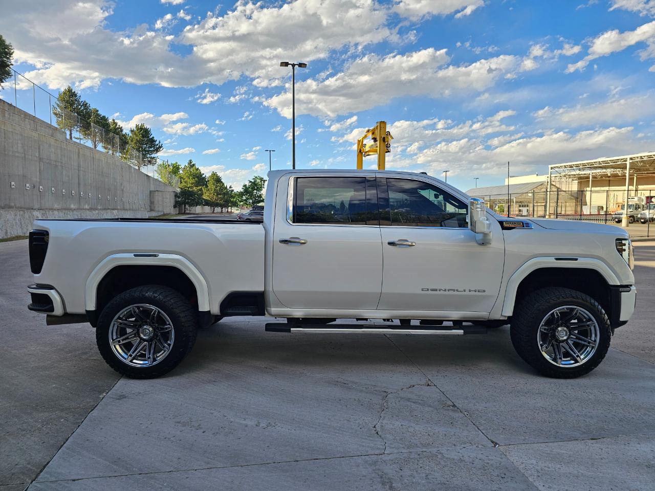 GMC Sierra 3500HD 4WD Crew Cab 159" Denali 2024