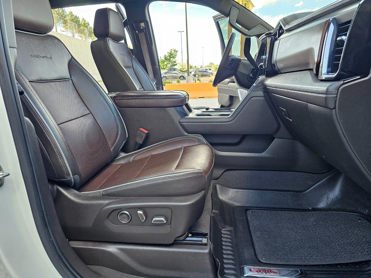 GMC Sierra 3500HD 4WD Crew Cab 159" Denali 2024