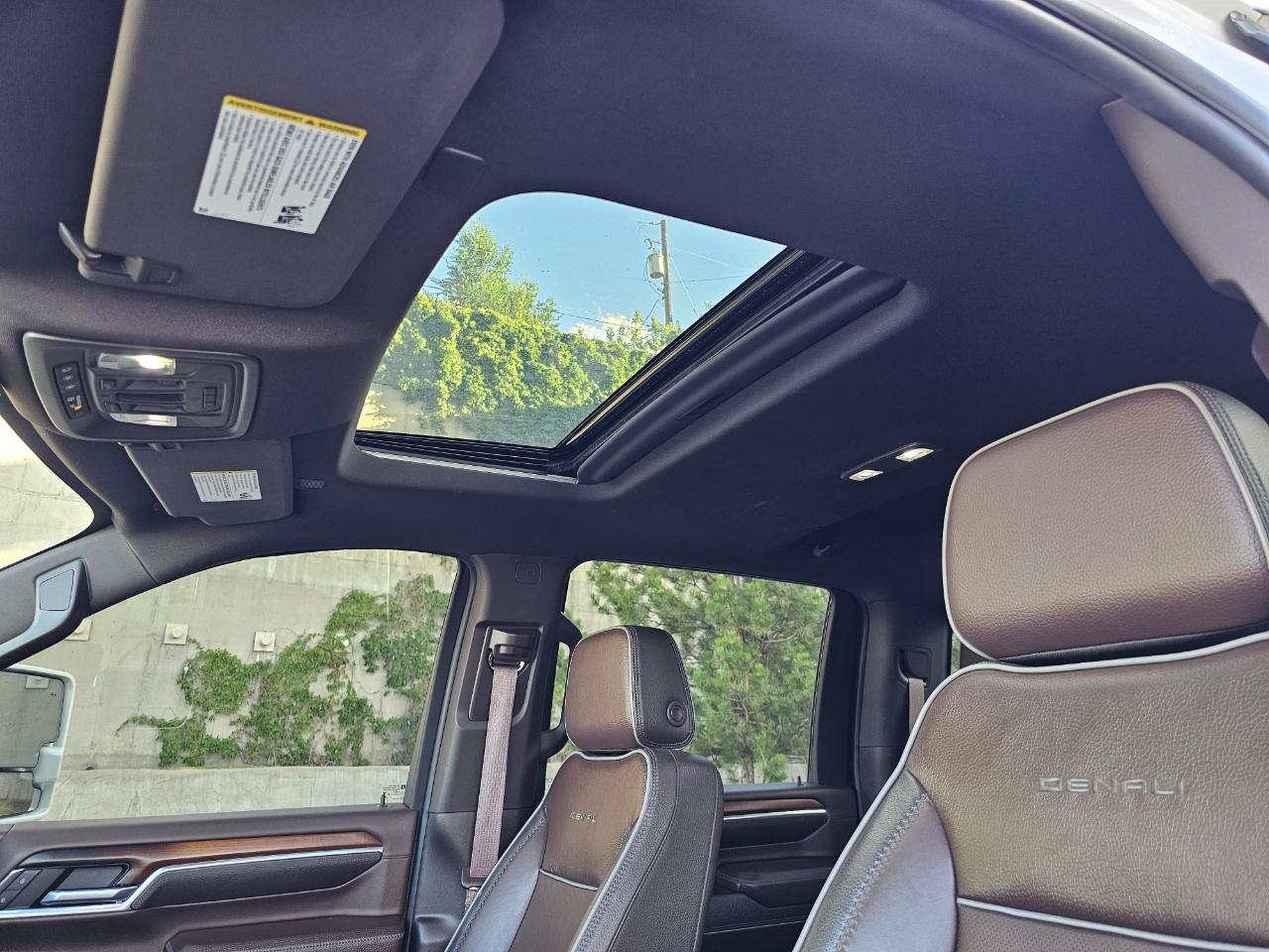 GMC Sierra 3500HD 4WD Crew Cab 159" Denali 2024
