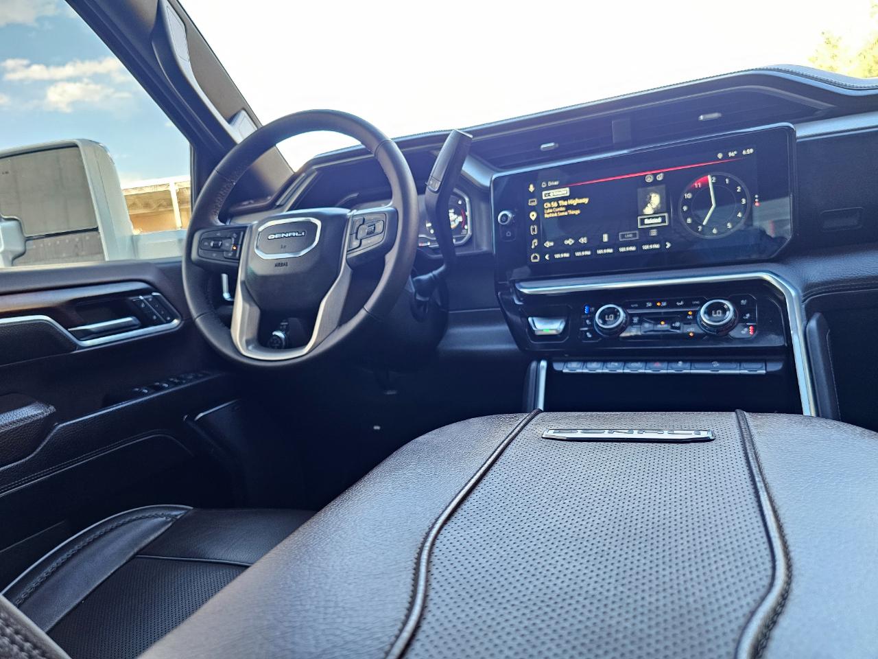 GMC Sierra 3500HD 4WD Crew Cab 159" Denali 2024