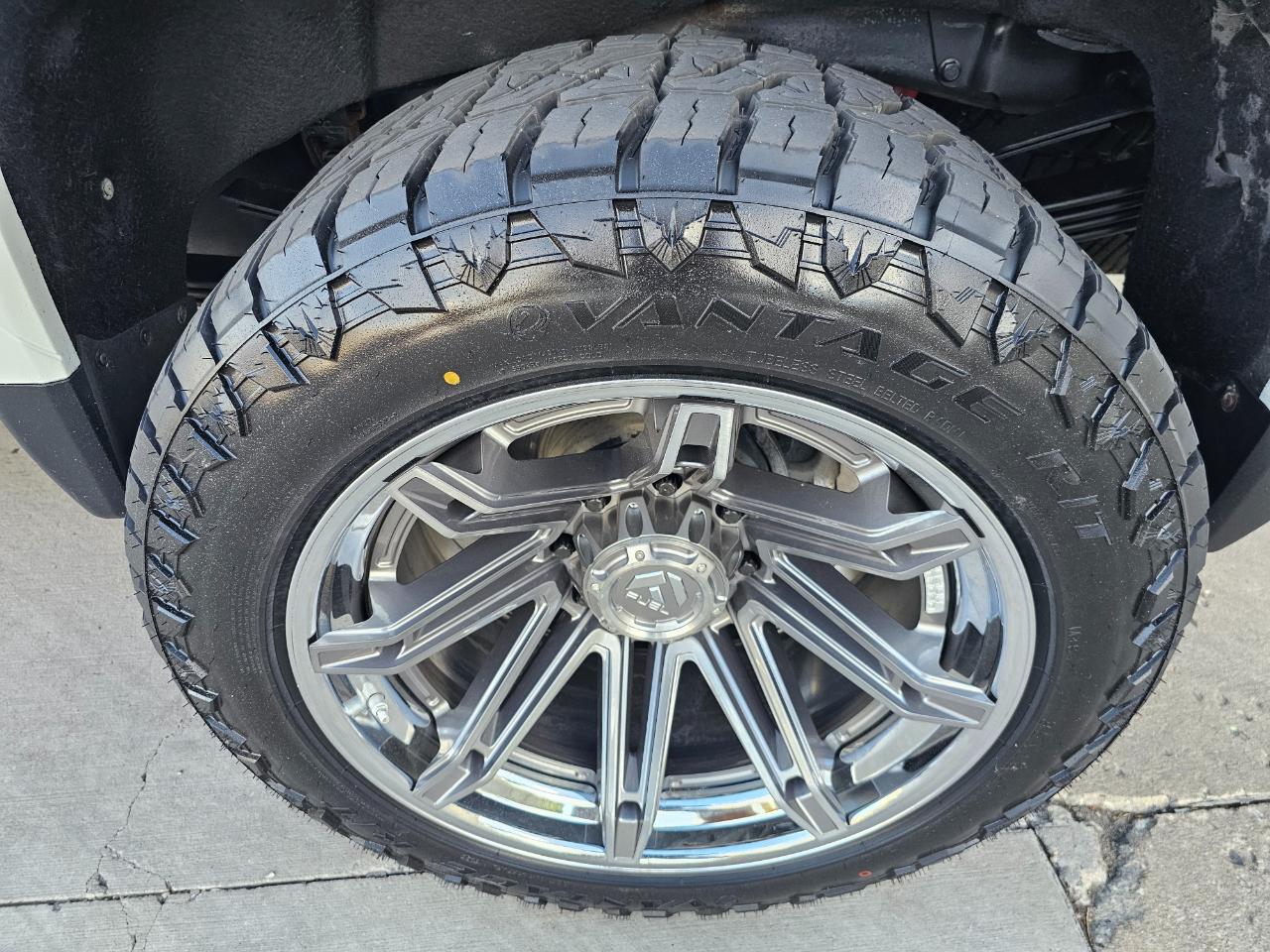 GMC Sierra 3500HD 4WD Crew Cab 159" Denali 2024