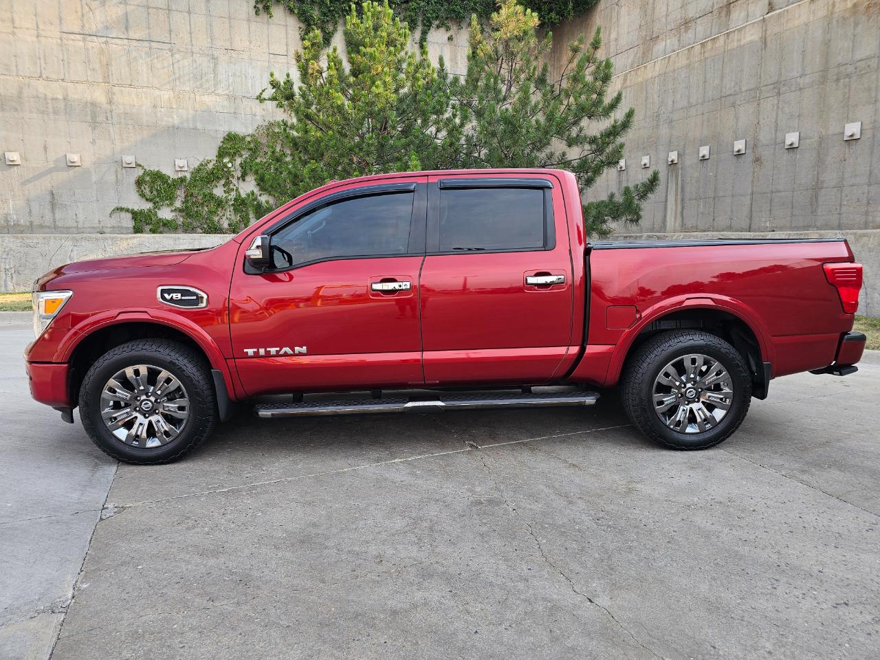 Nissan Titan 4x4 Crew Cab Platinum Reserve 2017