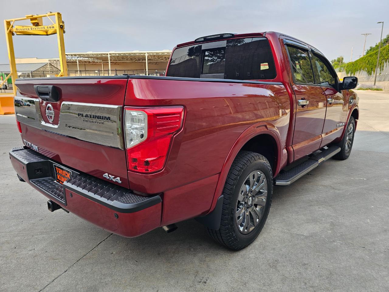 Nissan Titan 4x4 Crew Cab Platinum Reserve 2017
