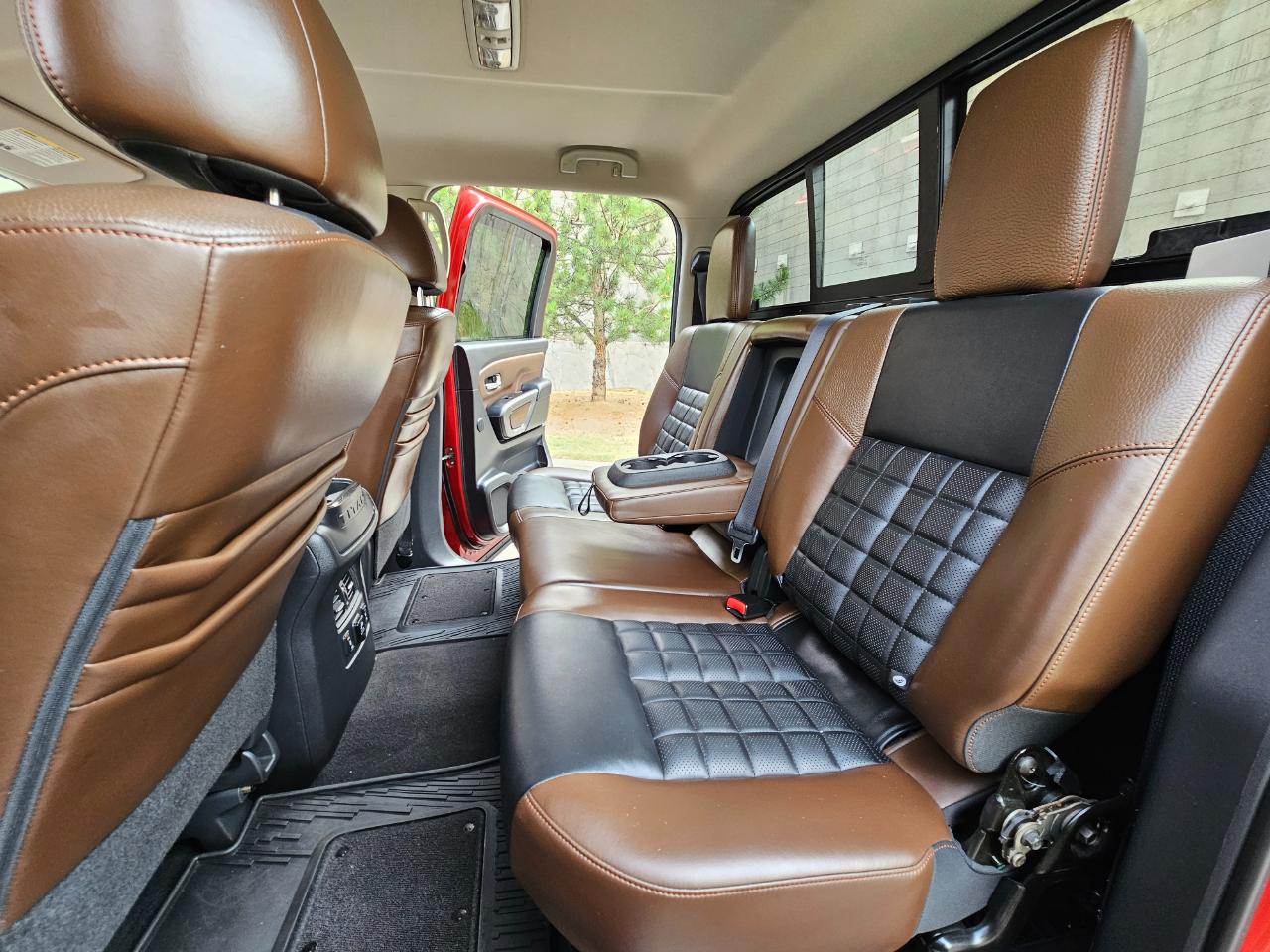 Nissan Titan 4x4 Crew Cab Platinum Reserve 2017