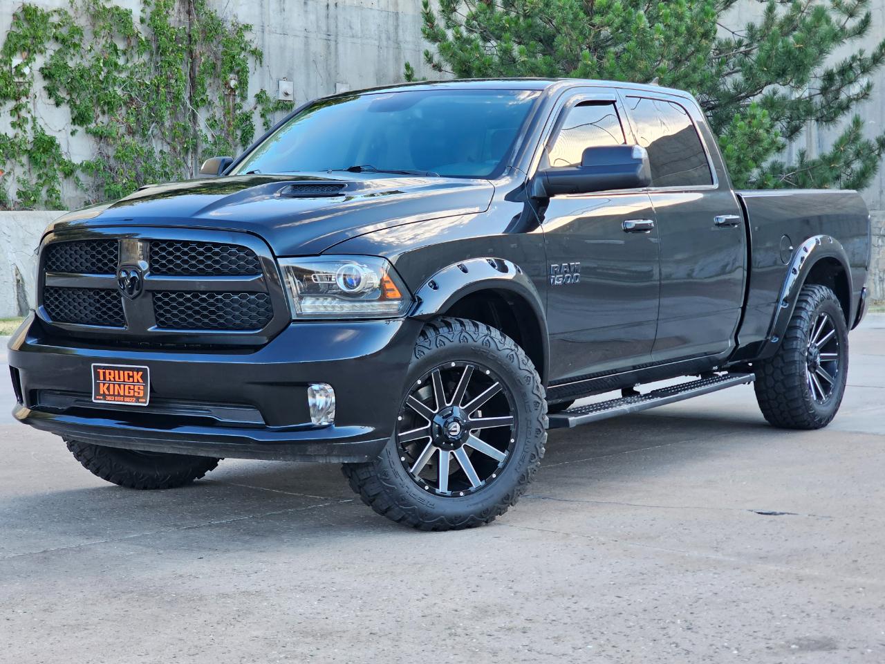 RAM 1500 Night 4x4 Crew Cab 6'4" Box *Ltd Avail* 2018