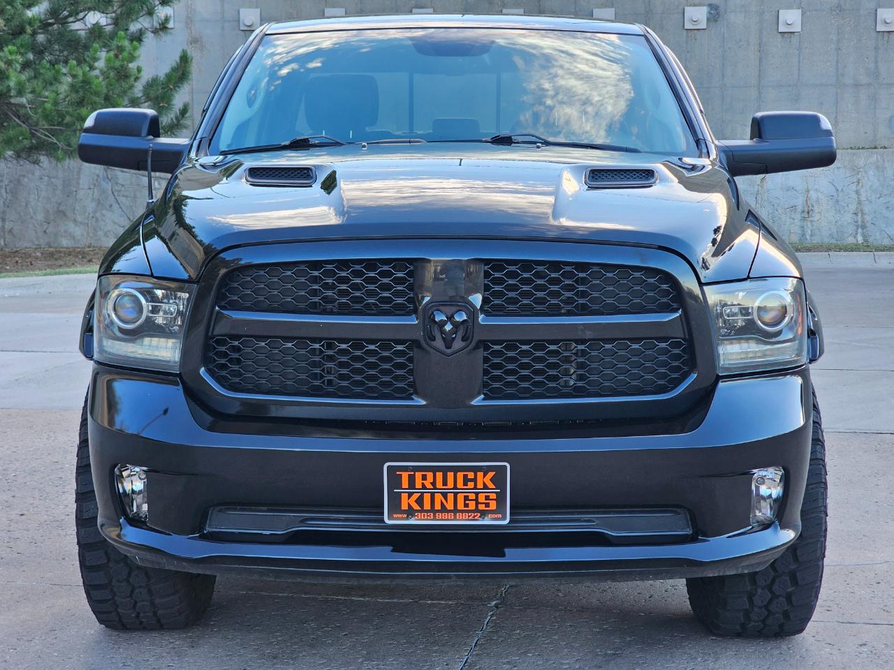 RAM 1500 Night 4x4 Crew Cab 6'4" Box *Ltd Avail* 2018