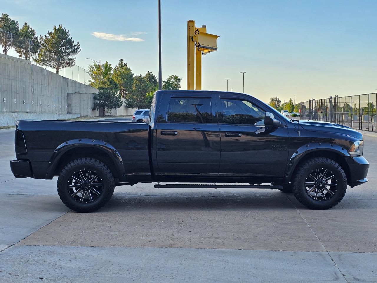 RAM 1500 Night 4x4 Crew Cab 6'4" Box *Ltd Avail* 2018