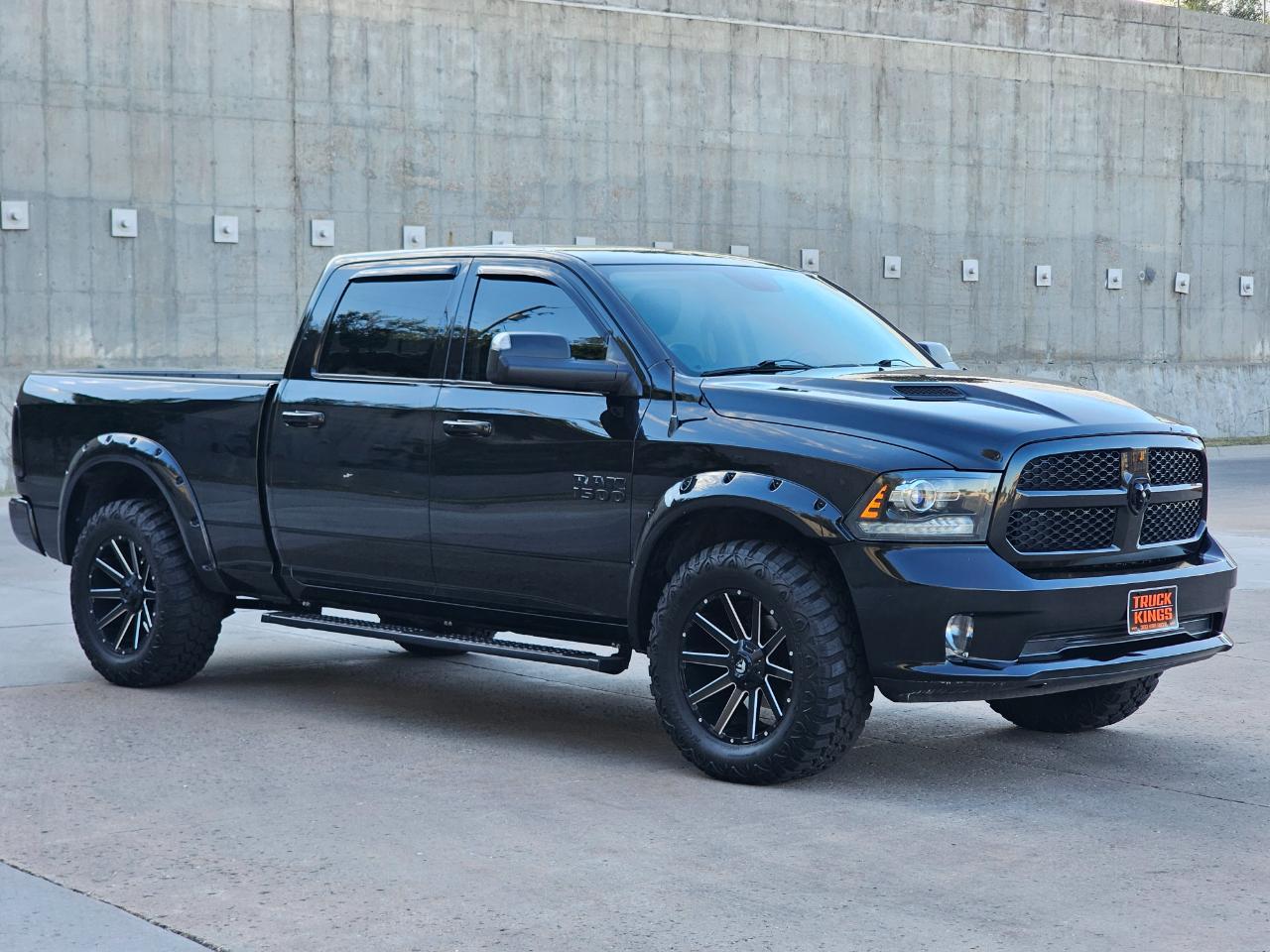 RAM 1500 Night 4x4 Crew Cab 6'4" Box *Ltd Avail* 2018