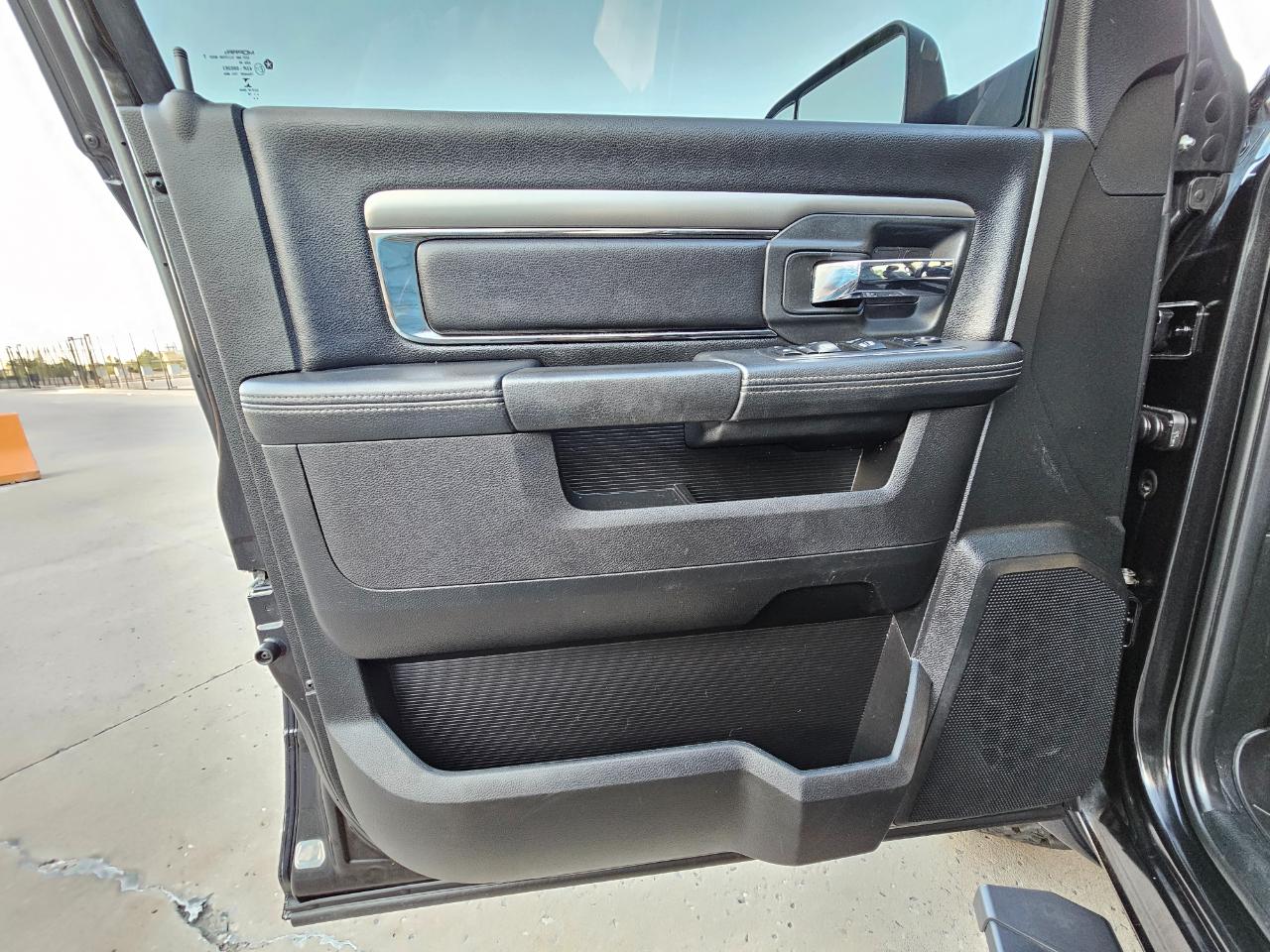RAM 1500 Night 4x4 Crew Cab 6'4" Box *Ltd Avail* 2018