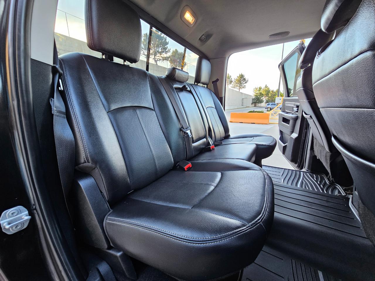 RAM 1500 Night 4x4 Crew Cab 6'4" Box *Ltd Avail* 2018