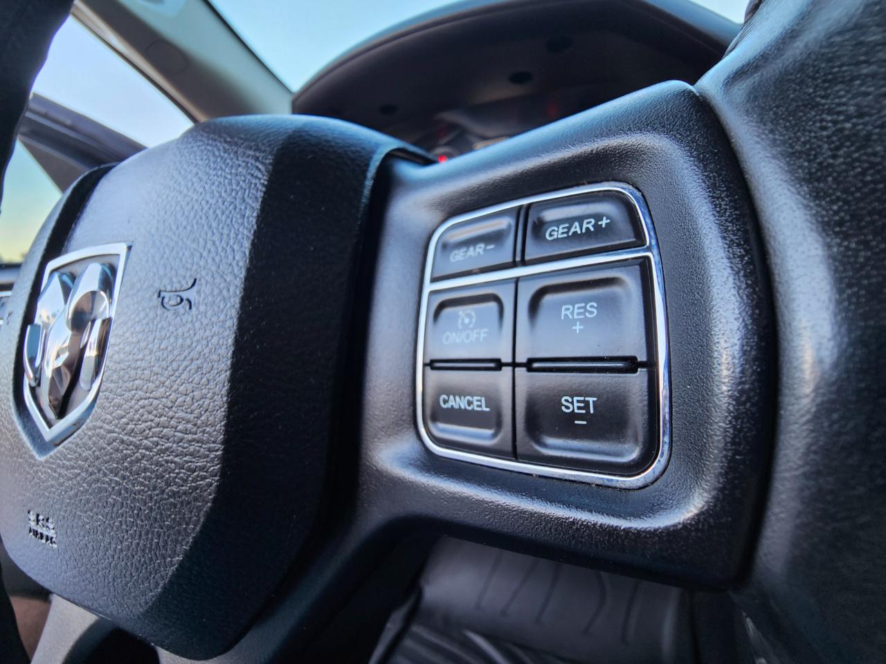 RAM 1500 Night 4x4 Crew Cab 6'4" Box *Ltd Avail* 2018