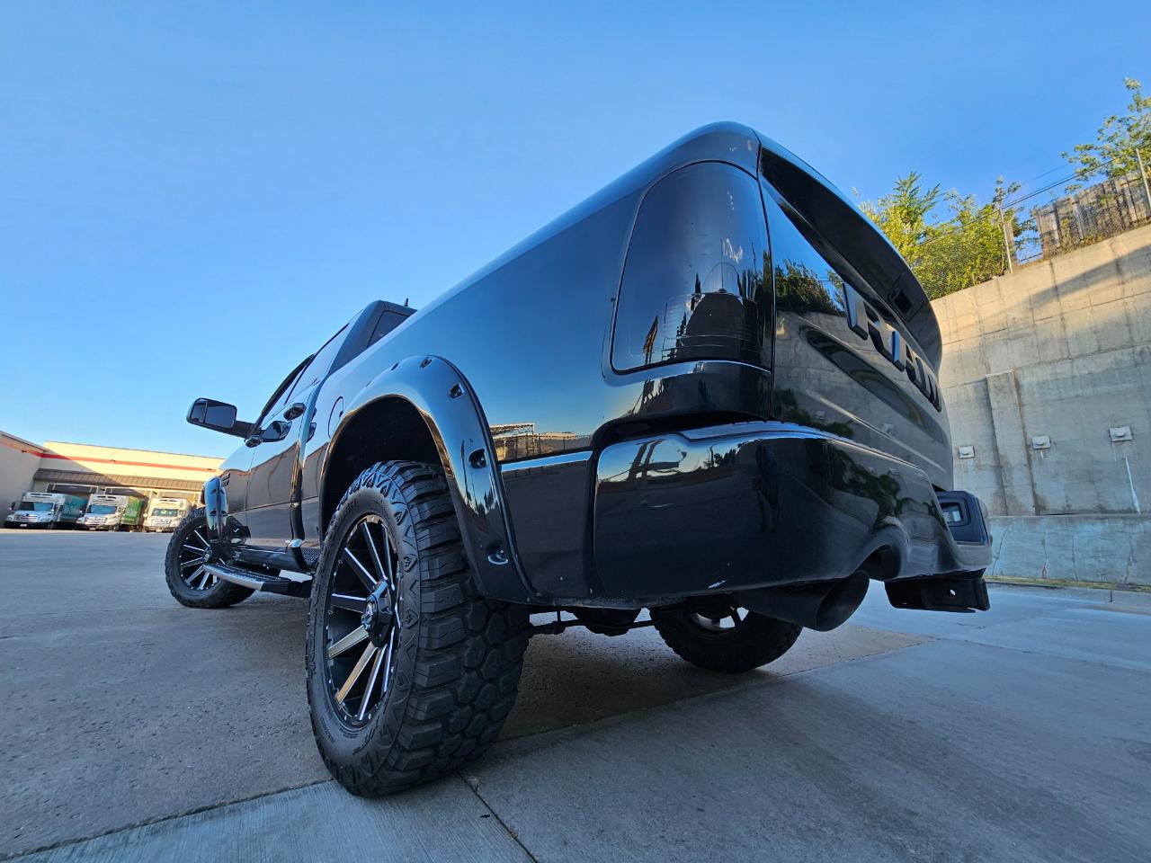 RAM 1500 Night 4x4 Crew Cab 6'4" Box *Ltd Avail* 2018