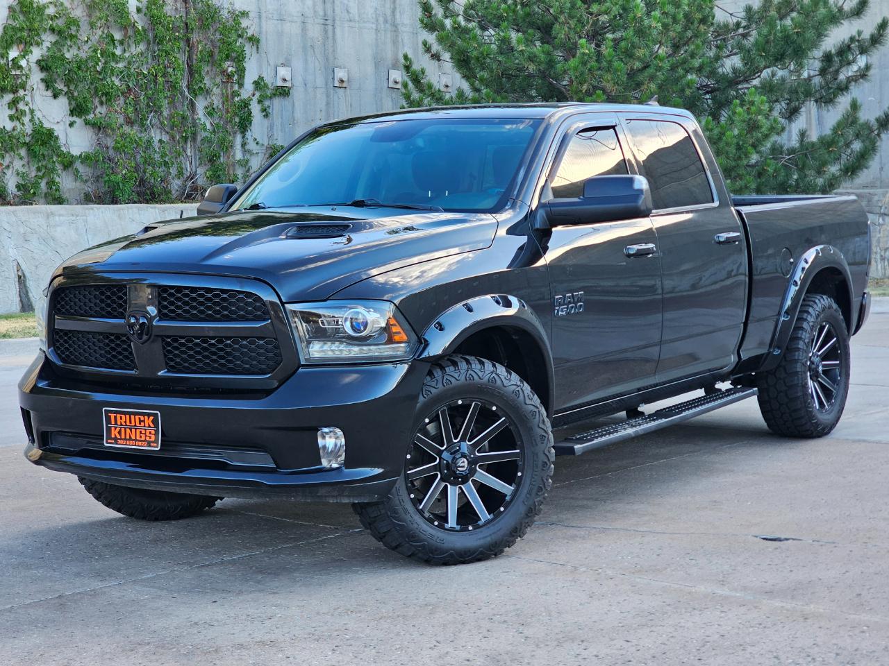 RAM 1500 Night 4x4 Crew Cab 6'4" Box *Ltd Avail* 2018