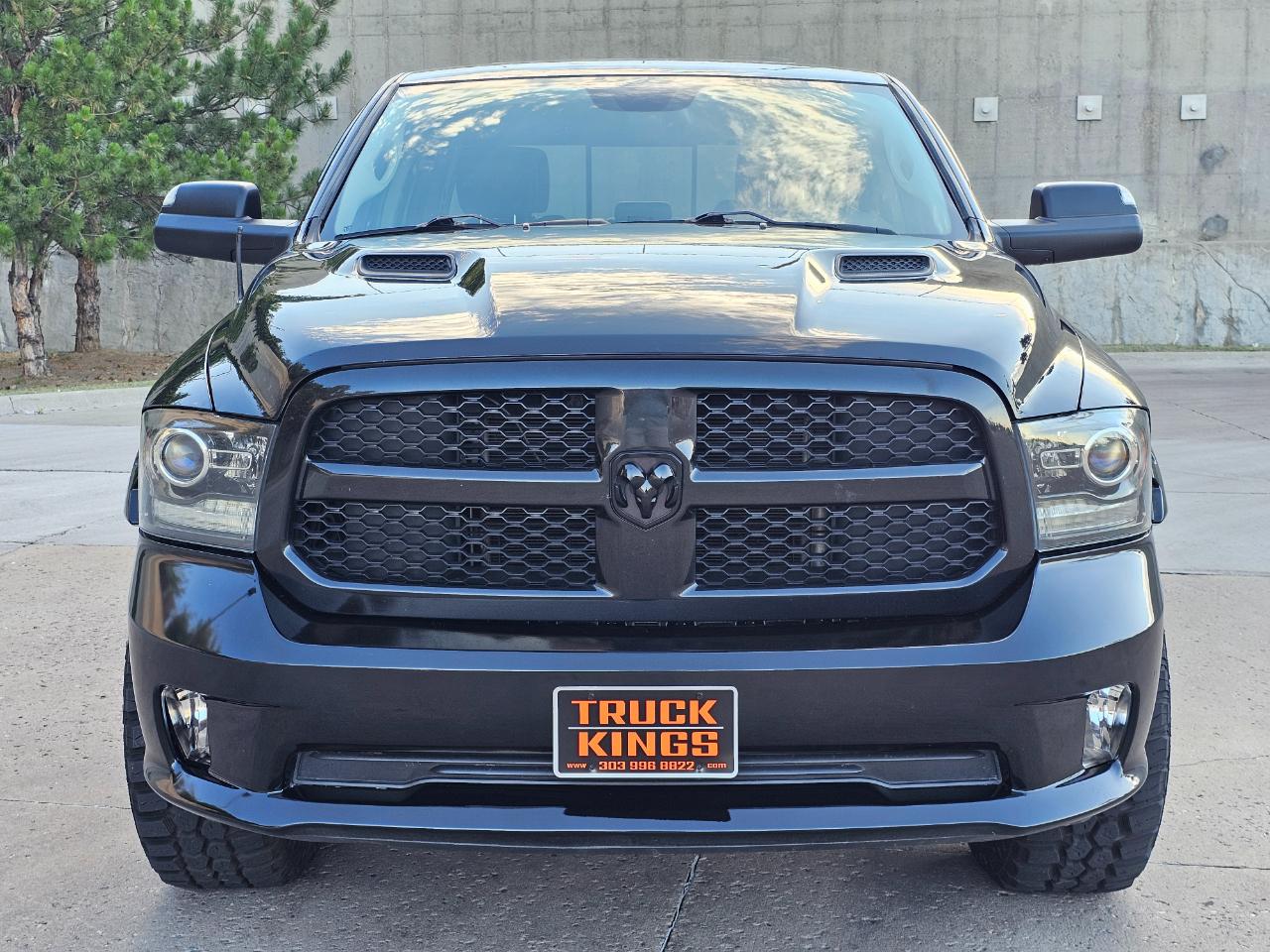 RAM 1500 Night 4x4 Crew Cab 6'4" Box *Ltd Avail* 2018