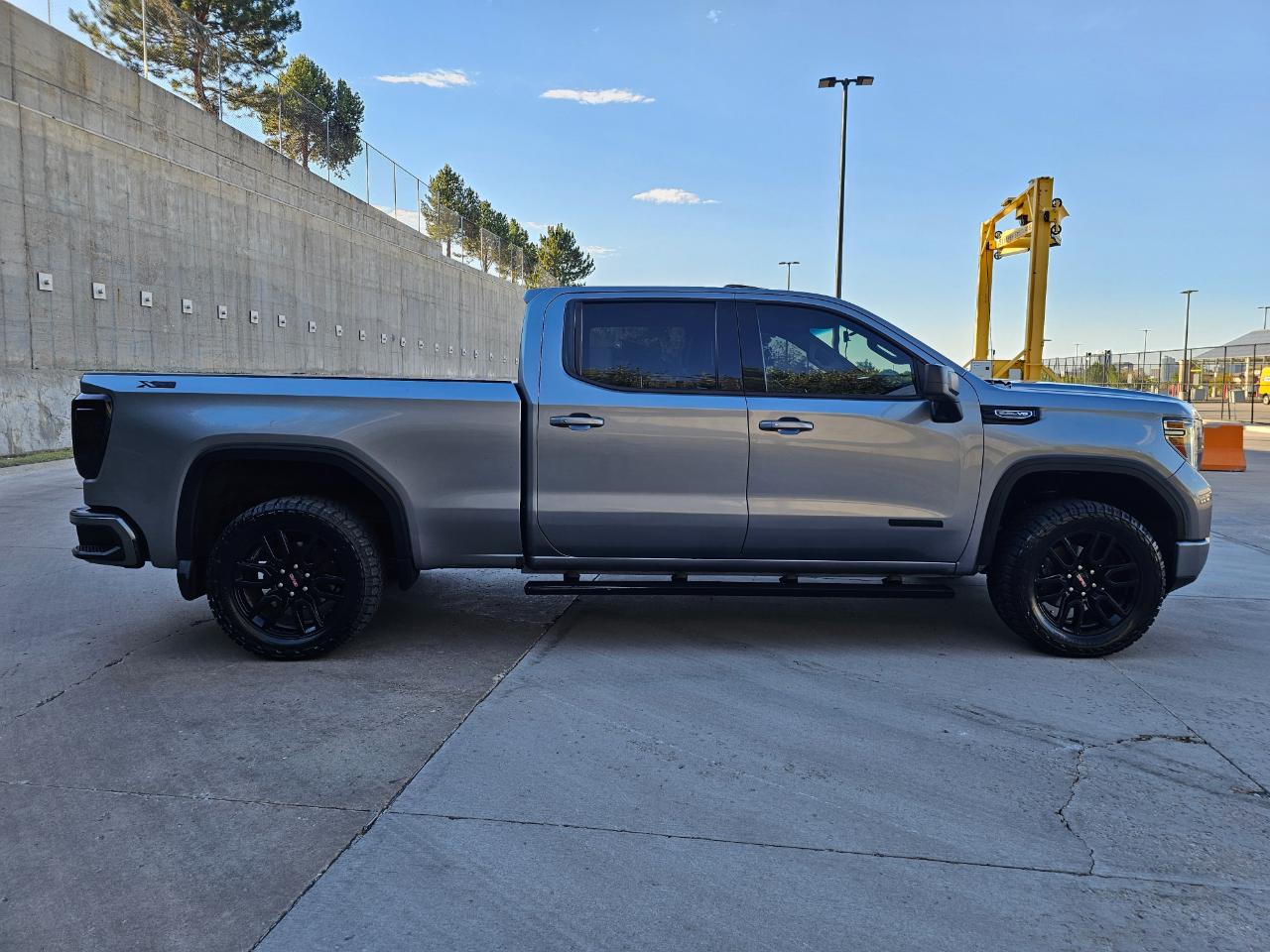 GMC Sierra 1500 4WD Crew Cab 157" Elevation 2021