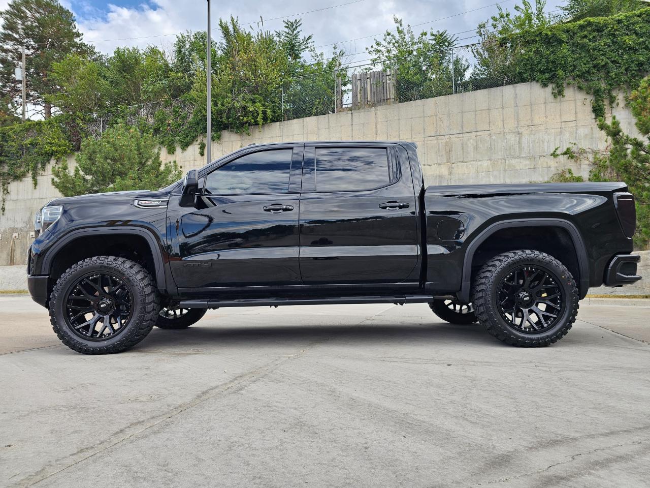 GMC Sierra 1500 4WD Crew Cab 147" AT4 2020
