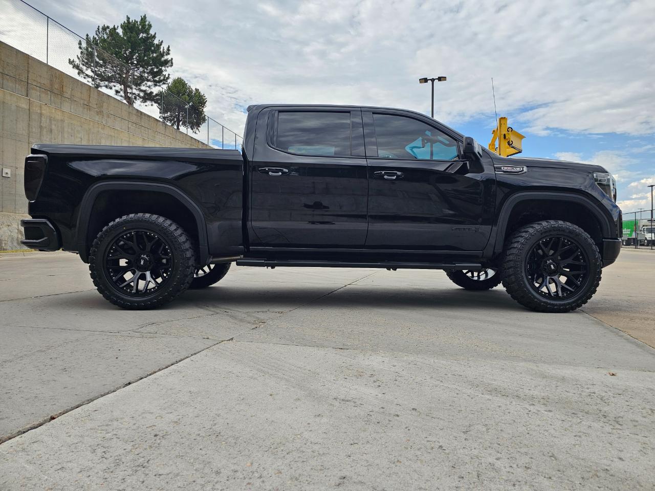 GMC Sierra 1500 4WD Crew Cab 147" AT4 2020