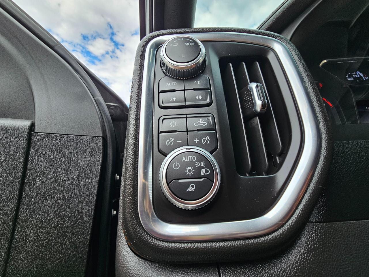 GMC Sierra 1500 4WD Crew Cab 147" AT4 2020