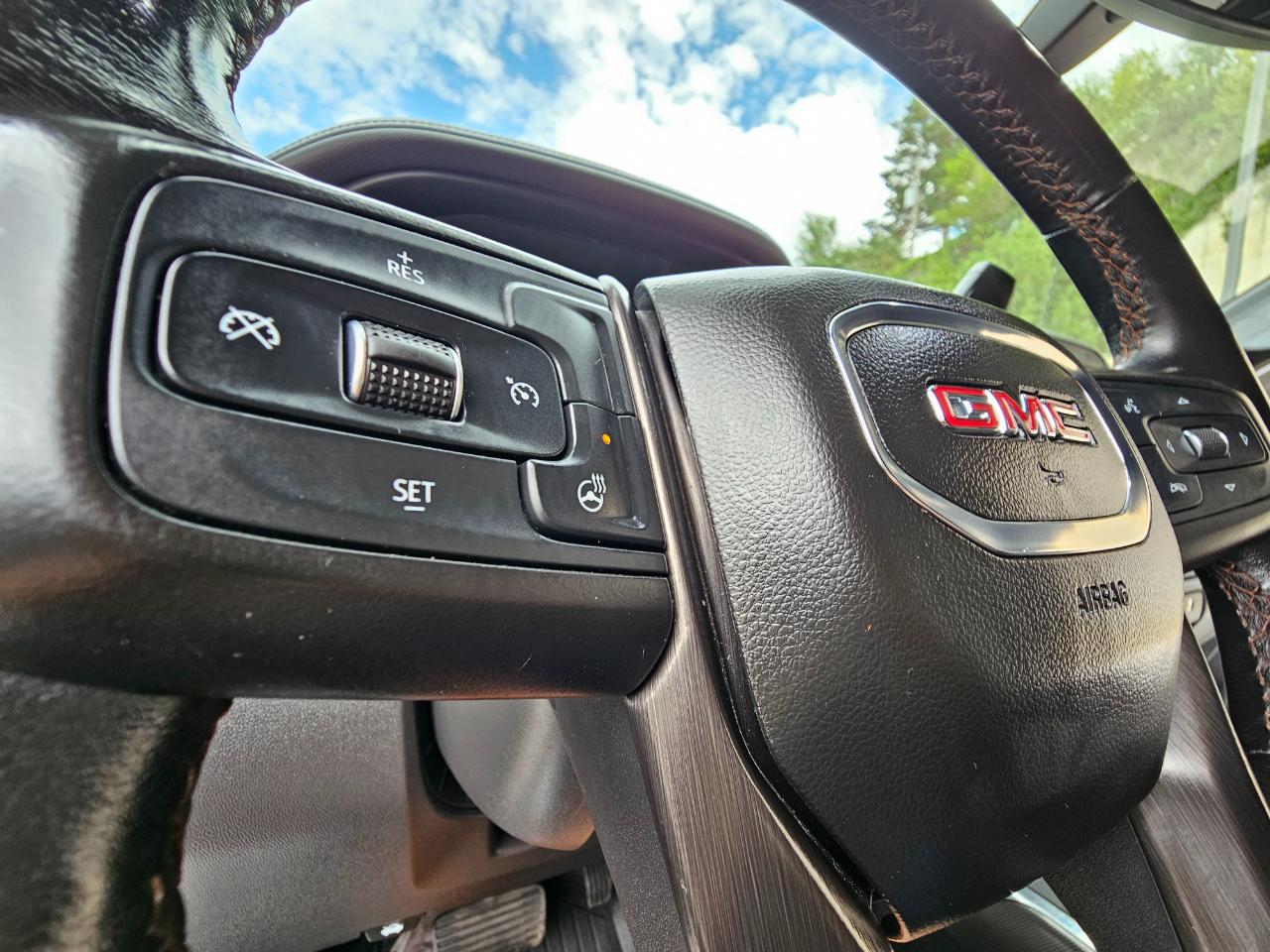 GMC Sierra 1500 4WD Crew Cab 147" AT4 2020