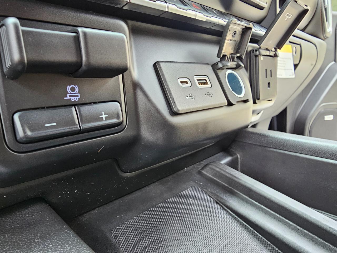 GMC Sierra 1500 4WD Crew Cab 147" AT4 2020