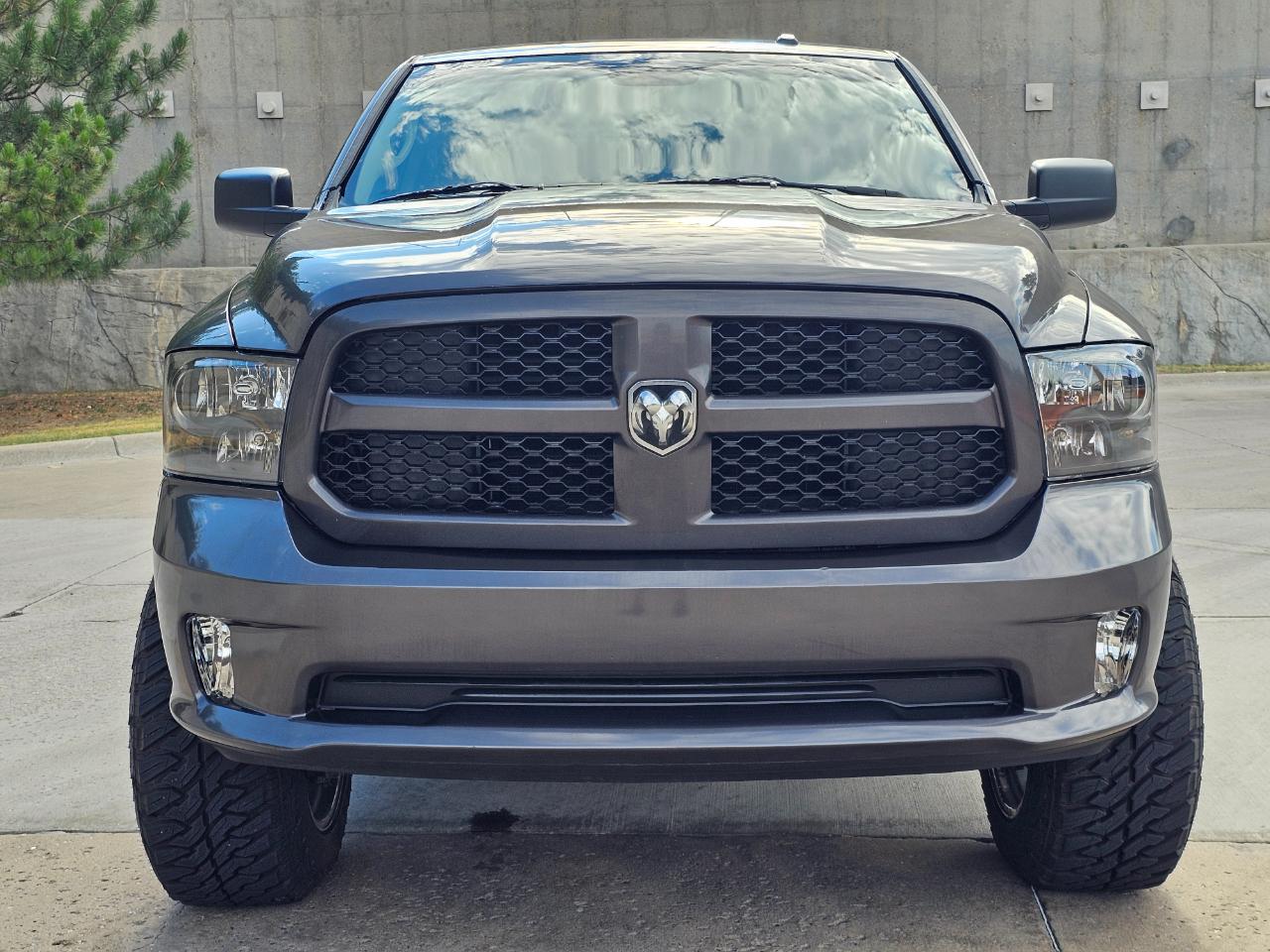 RAM 1500 4WD Crew Cab 140.5" Express 2015