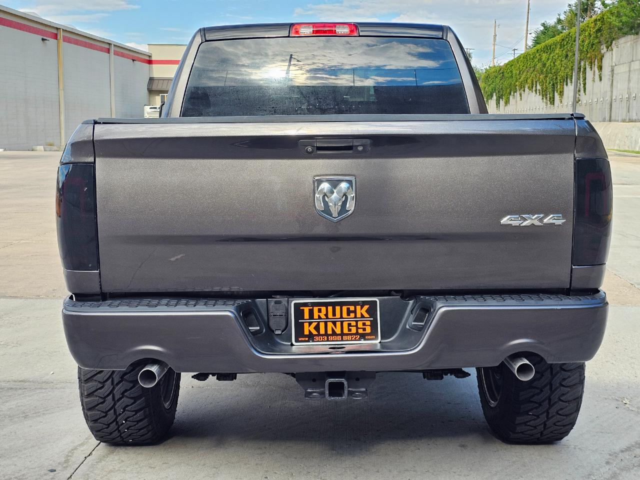 RAM 1500 4WD Crew Cab 140.5" Express 2015
