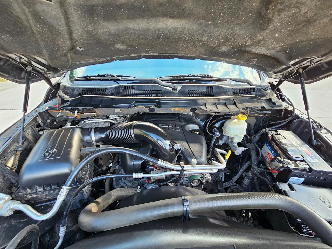 RAM 1500 4WD Crew Cab 140.5" Express 2015