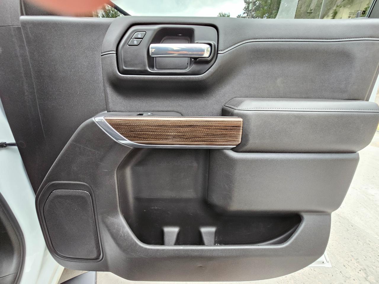 Chevrolet Silverado 1500 4WD Double Cab 147" RST 2020