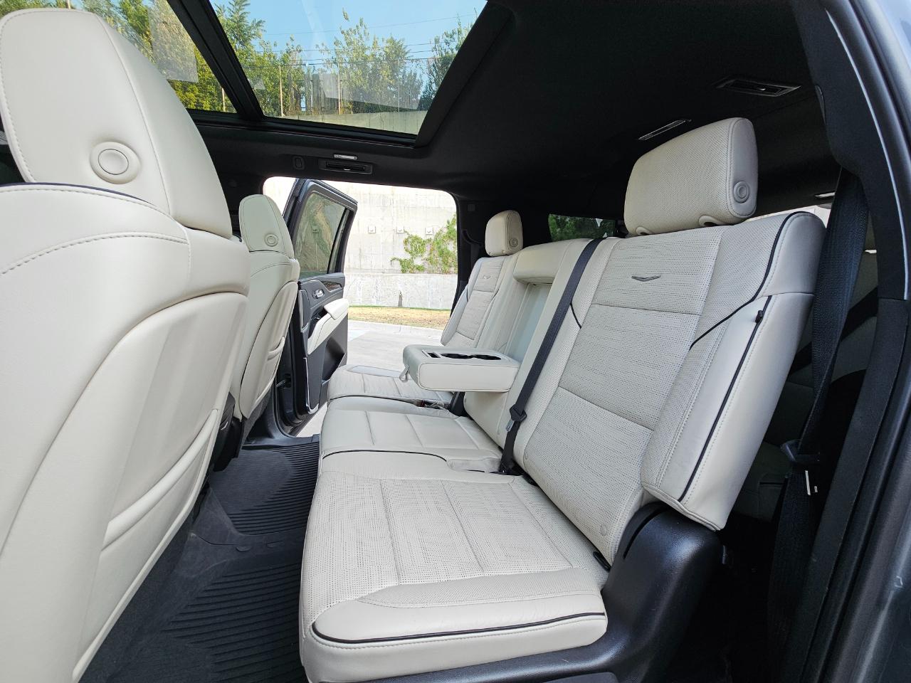 Cadillac Escalade ESV 4WD 4dr Sport 2022