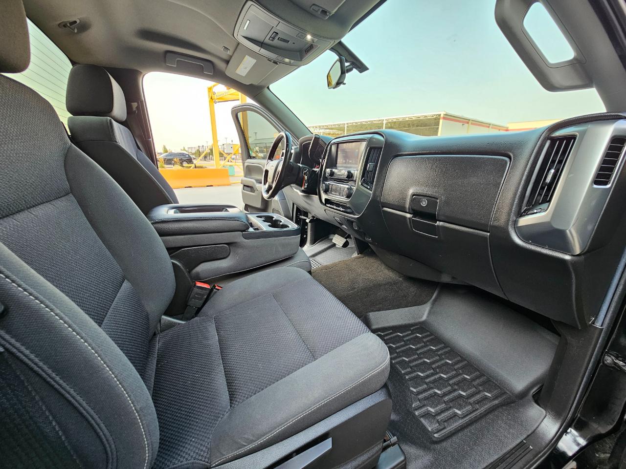 Chevrolet Silverado 1500 4WD Reg Cab 119.0" LT w/1LT 2018