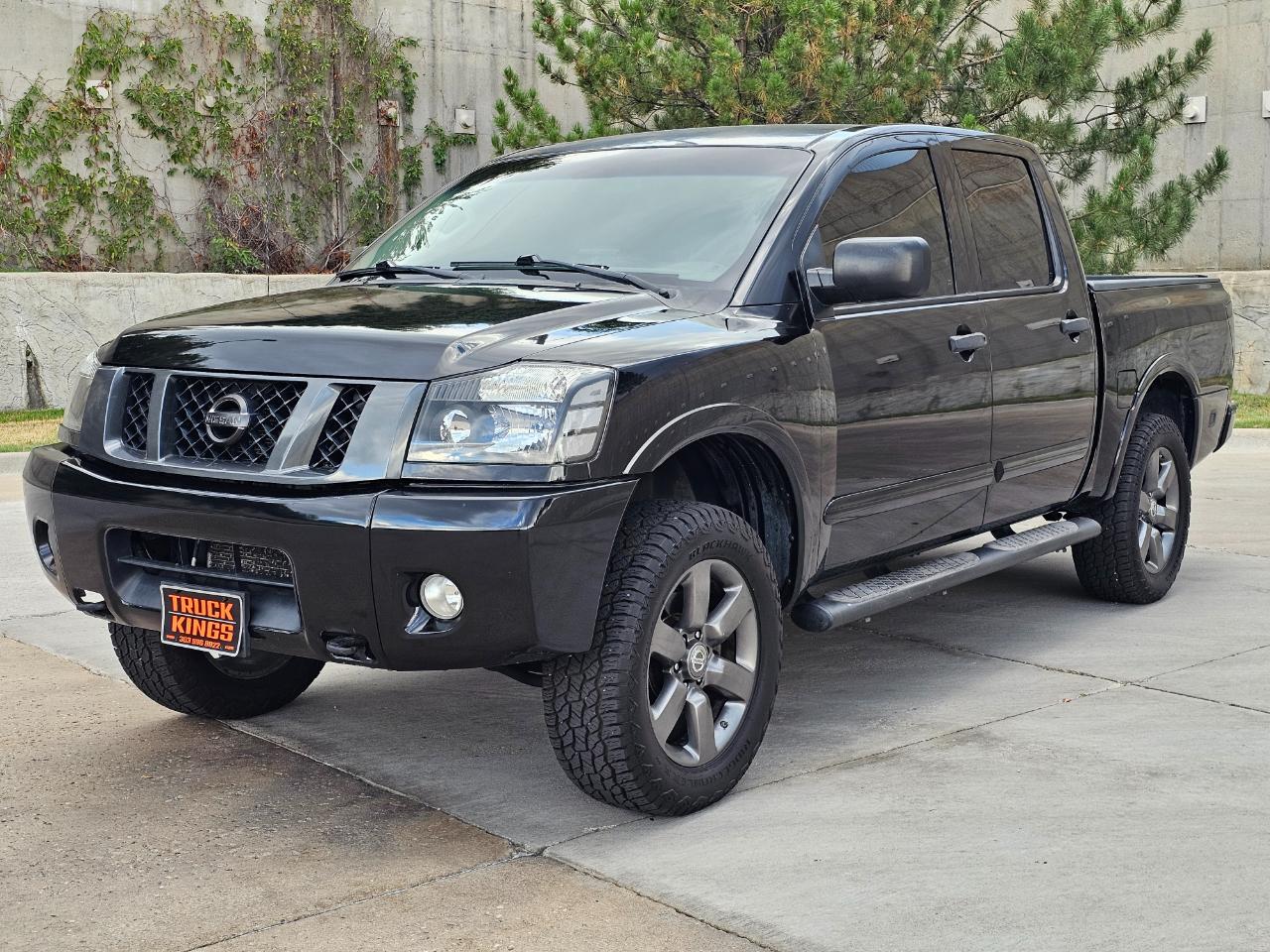 Nissan Titan 4WD Crew Cab SWB SV 2012