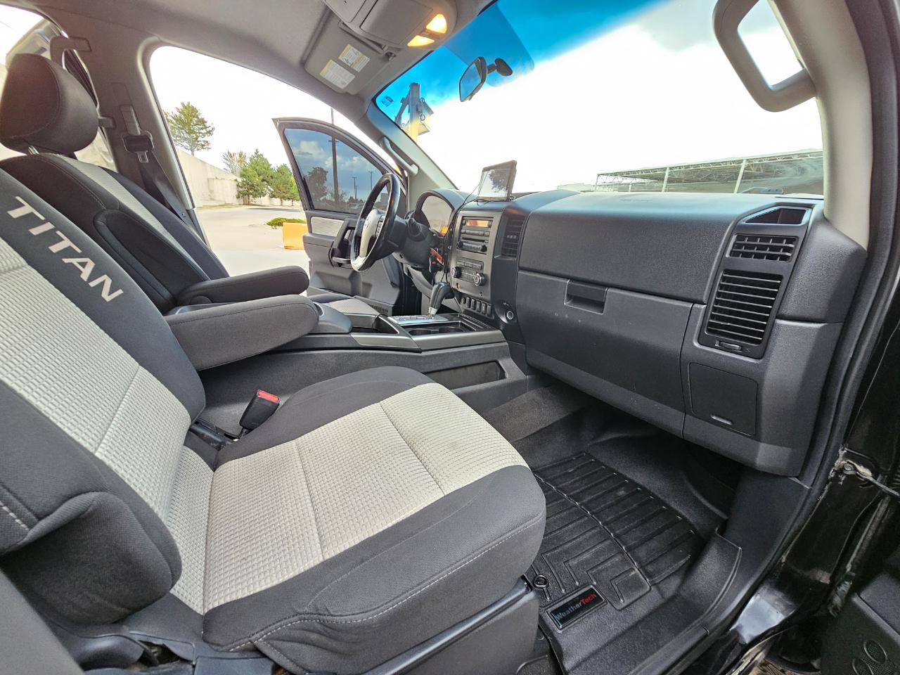 Nissan Titan 4WD Crew Cab SWB SV 2012