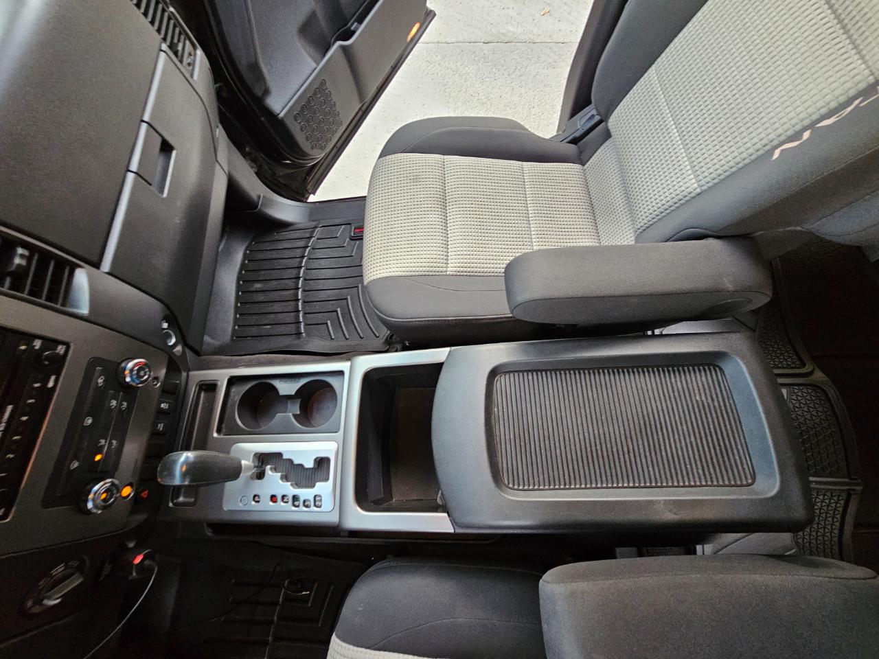 Nissan Titan 4WD Crew Cab SWB SV 2012