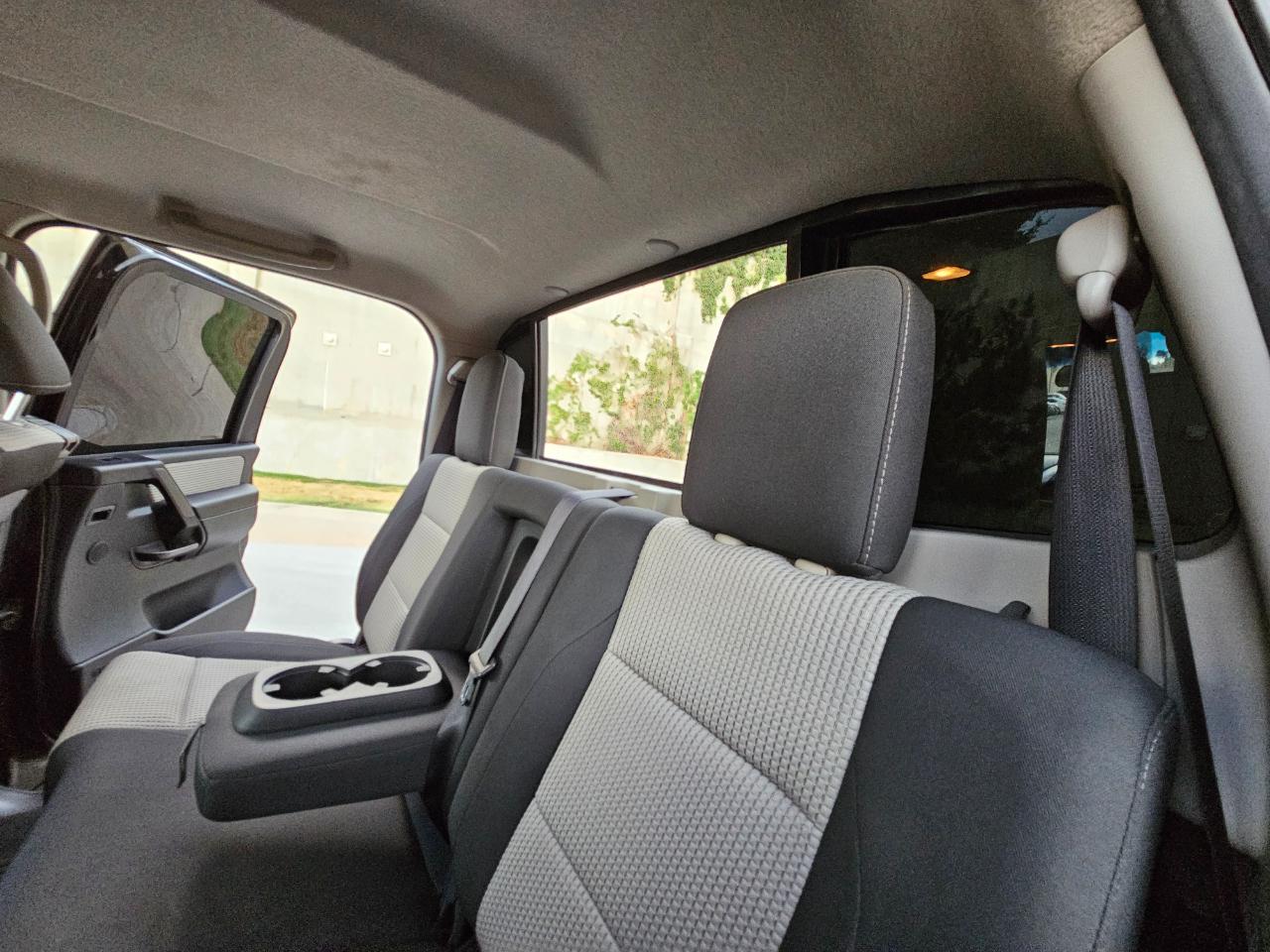 Nissan Titan 4WD Crew Cab SWB SV 2012