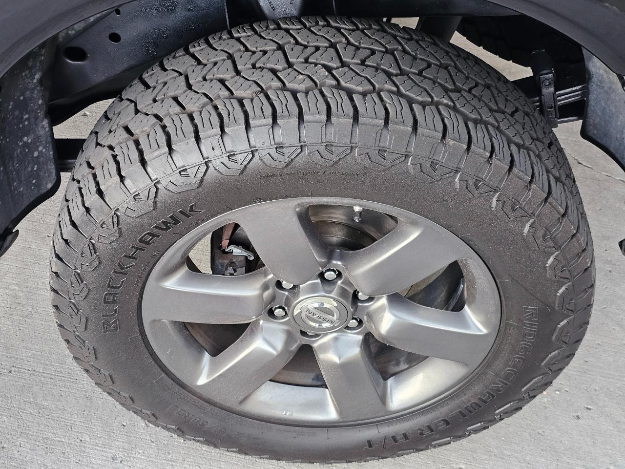 Nissan Titan 4WD Crew Cab SWB SV 2012