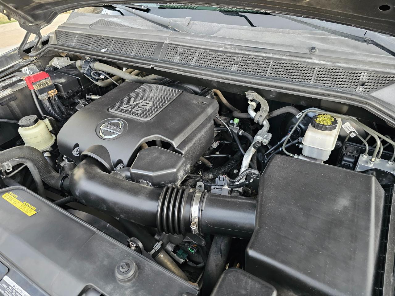 Nissan Titan 4WD Crew Cab SWB SV 2012