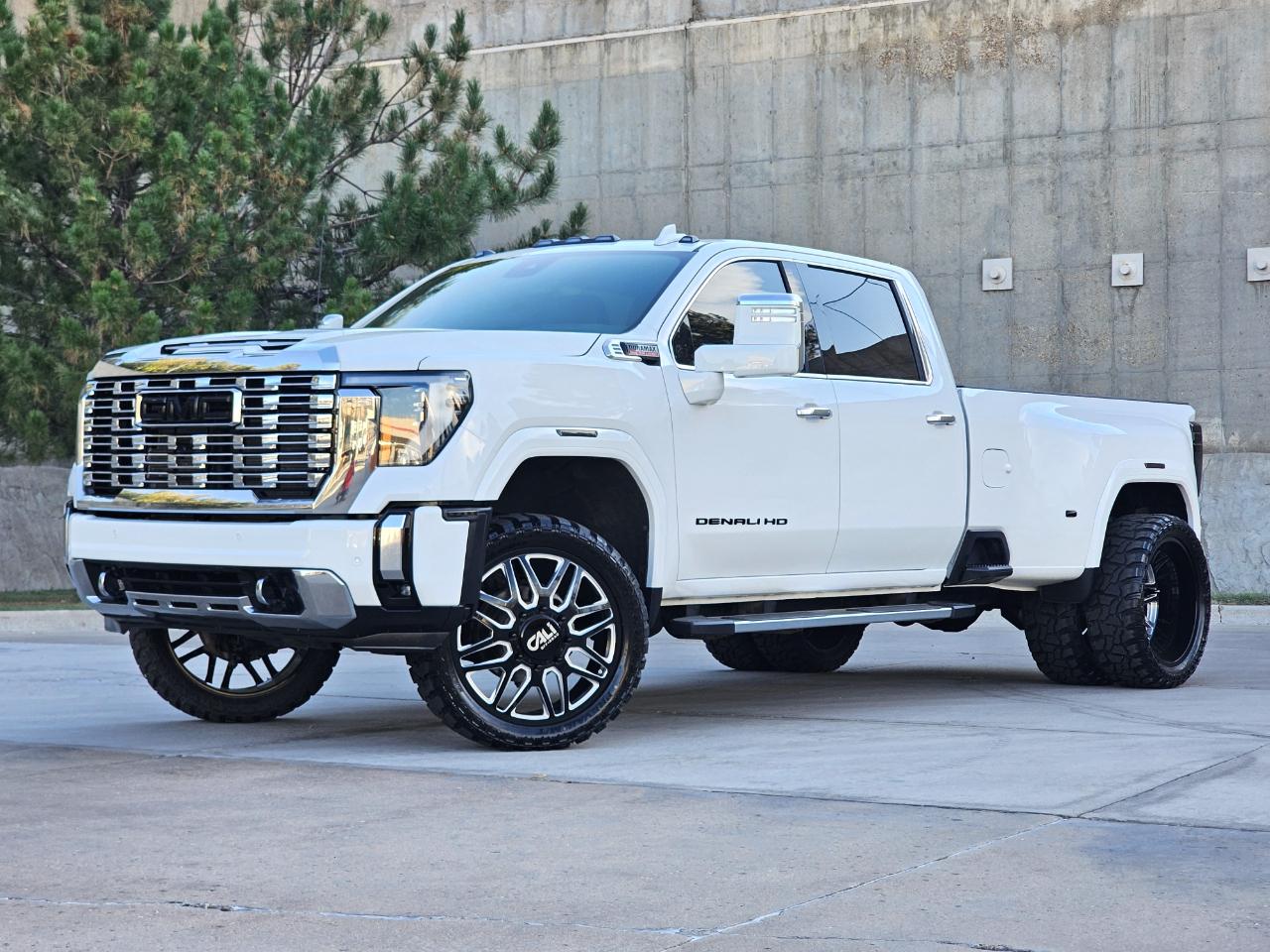 2024 GMC Sierra 3500HD 4WD Crew Cab 172" Denali