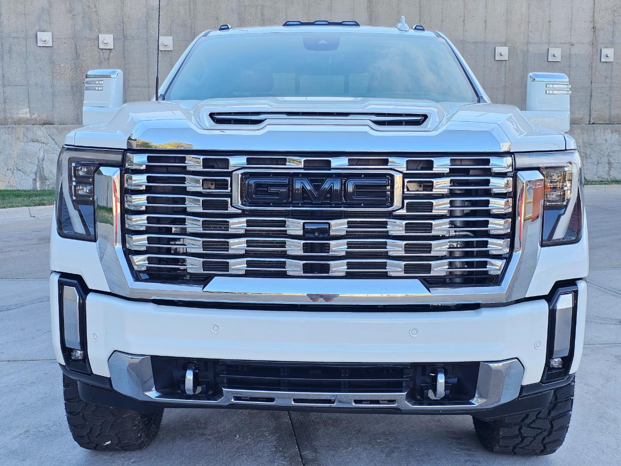 GMC Sierra 3500HD 4WD Crew Cab 172" Denali 2024