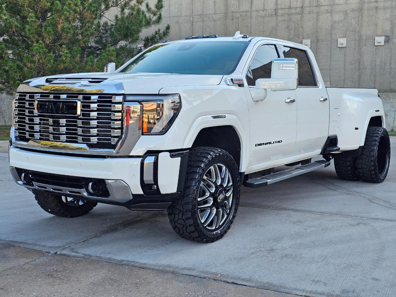 GMC Sierra 3500HD 4WD Crew Cab 172" Denali 2024
