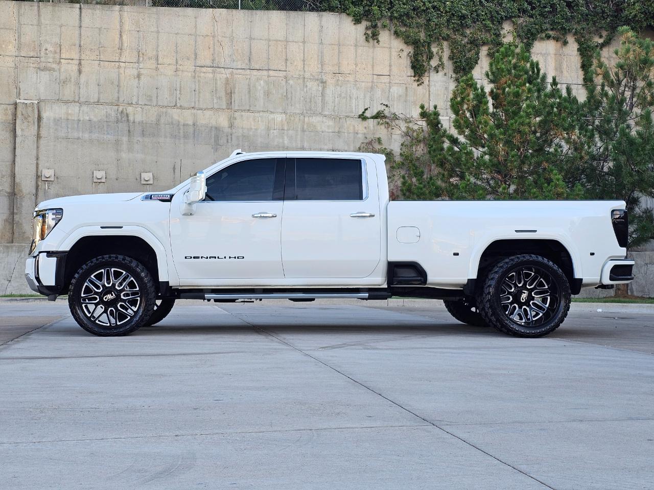GMC Sierra 3500HD 4WD Crew Cab 172" Denali 2024