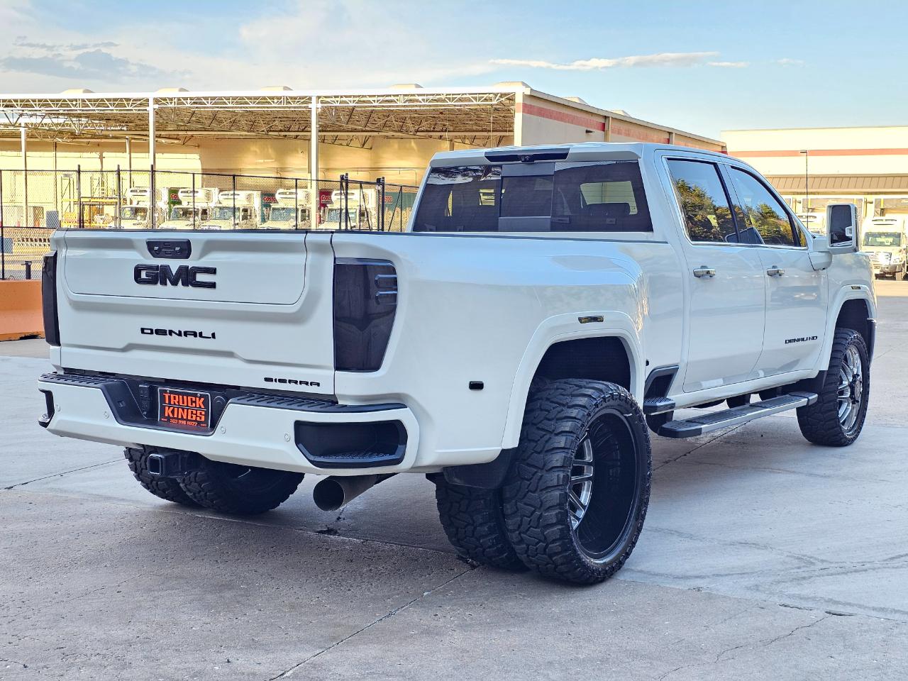 GMC Sierra 3500HD 4WD Crew Cab 172" Denali 2024