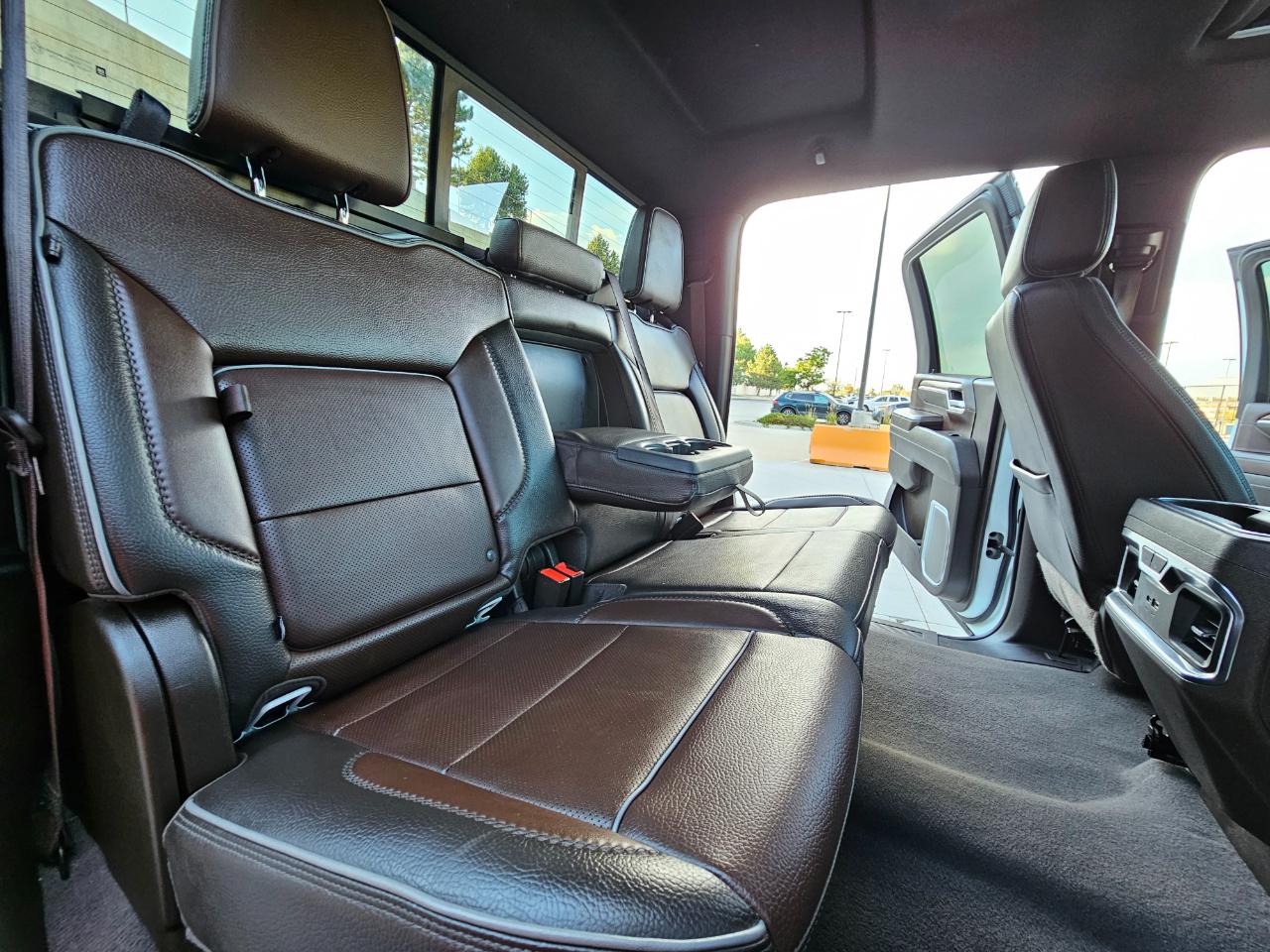 GMC Sierra 3500HD 4WD Crew Cab 172" Denali 2024
