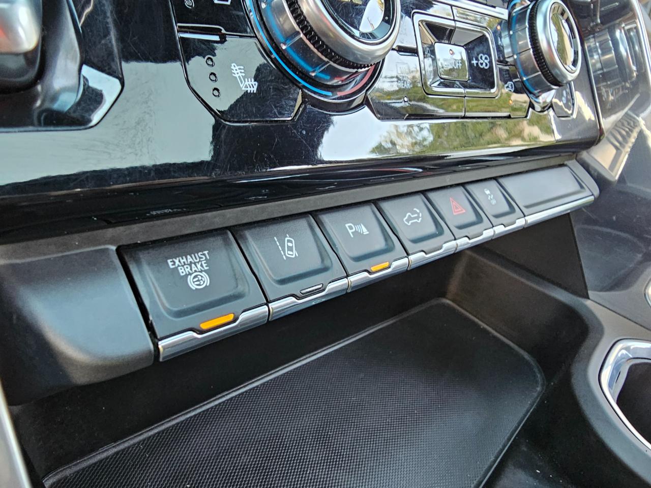 GMC Sierra 3500HD 4WD Crew Cab 172" Denali 2024