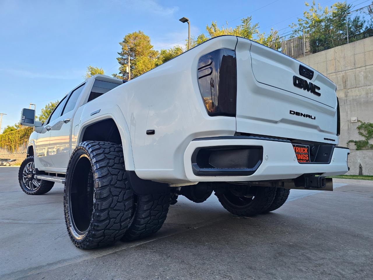 GMC Sierra 3500HD 4WD Crew Cab 172" Denali 2024