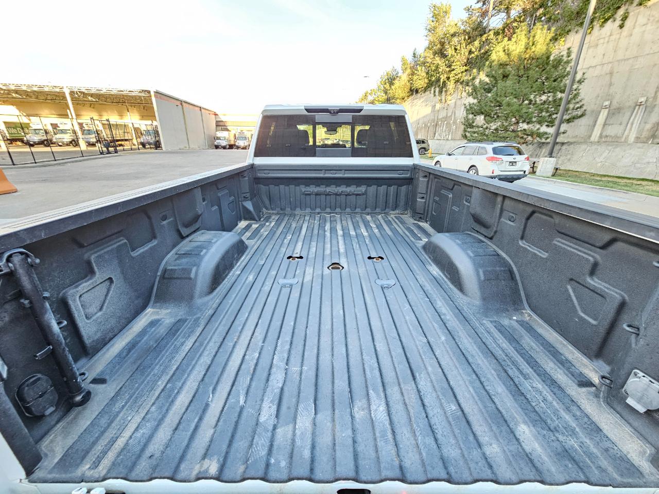 GMC Sierra 3500HD 4WD Crew Cab 172" Denali 2024
