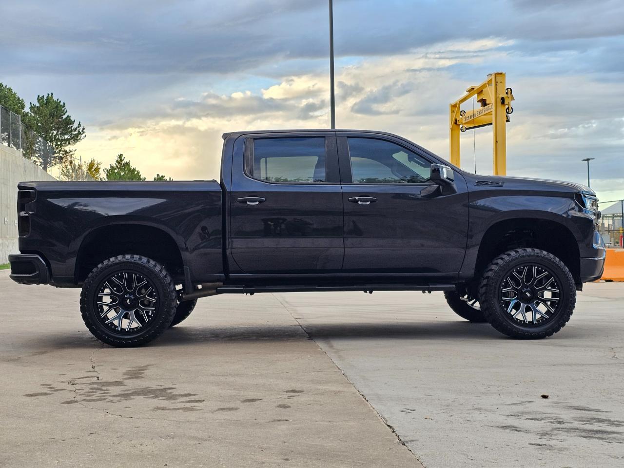 Chevrolet Silverado 1500 4WD Crew Cab 147" RST 2022