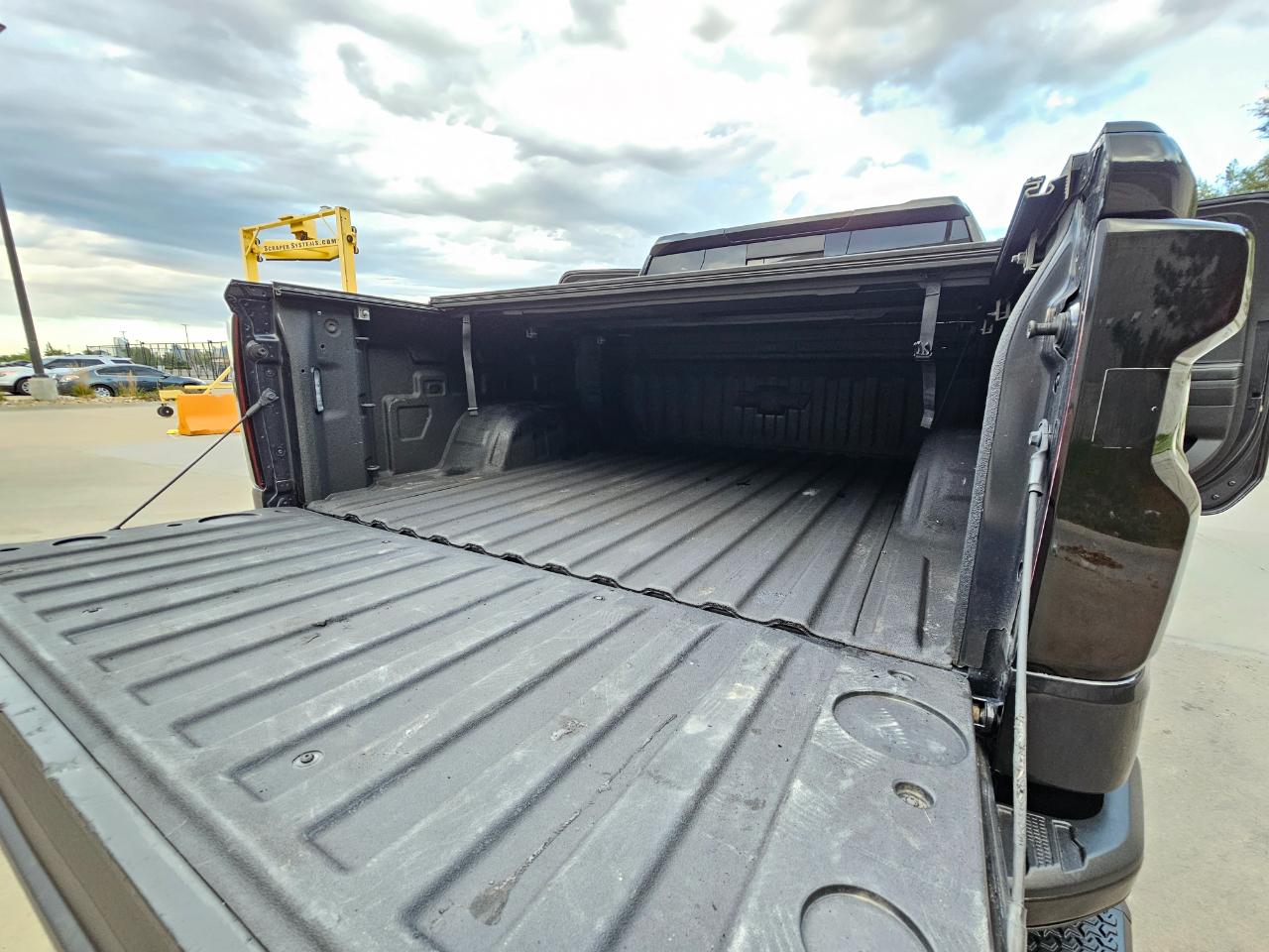 Chevrolet Silverado 1500 4WD Crew Cab 147" RST 2022