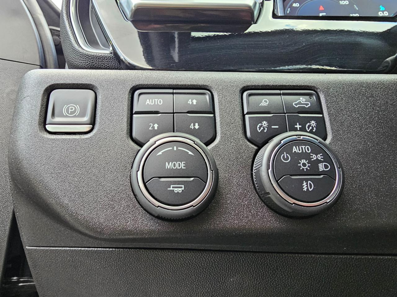 Chevrolet Silverado 1500 4WD Crew Cab 147" RST 2022