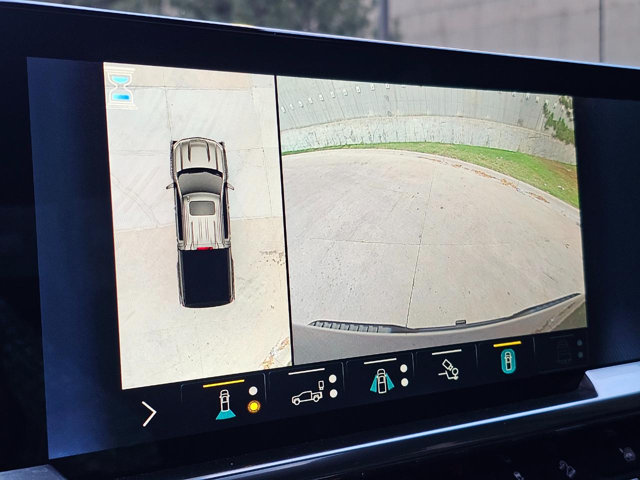Chevrolet Silverado 1500 4WD Crew Cab 147" RST 2022